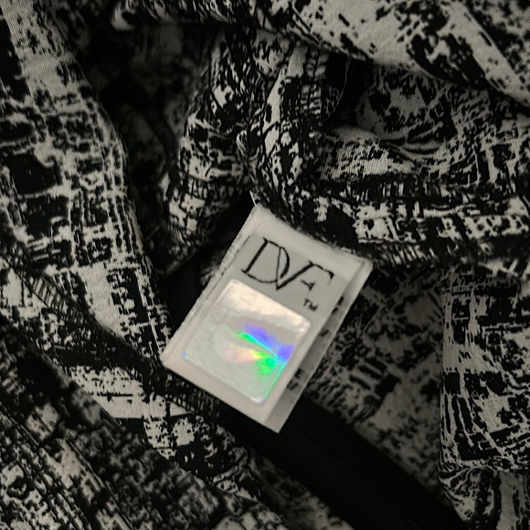 Diane Von Furstenberg Black/White Abstract Sleeveless Sheath Dress **Size 10** - Picture 5 of 5